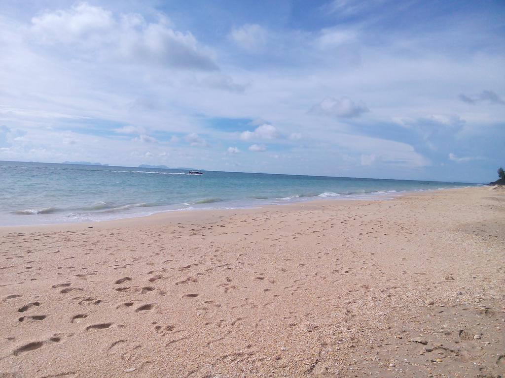 Chill Chill Long Beach Hostel Ko Lanta Buitenkant foto