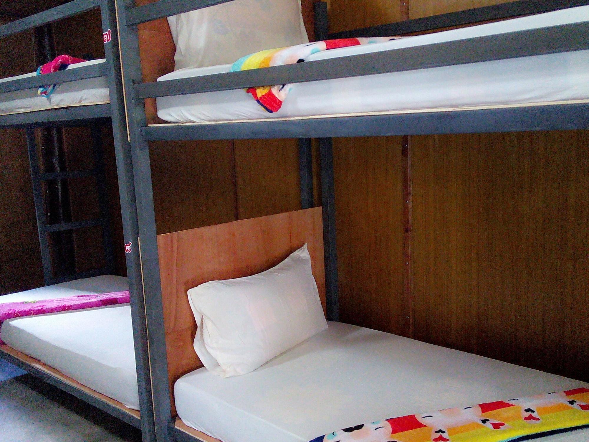 Chill Chill Long Beach Hostel Ko Lanta Buitenkant foto