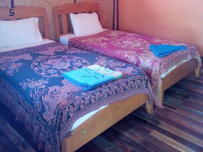 Chill Chill Long Beach Hostel Ko Lanta Buitenkant foto