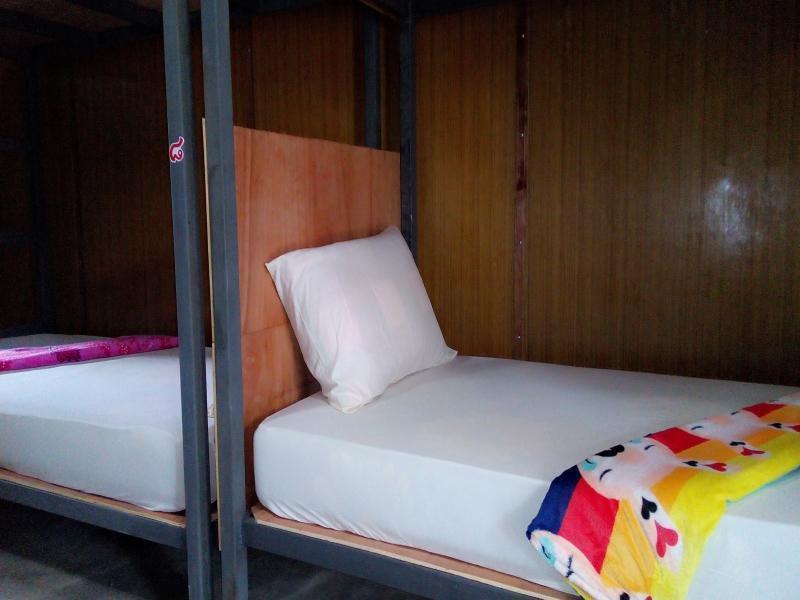 Chill Chill Long Beach Hostel Ko Lanta Buitenkant foto