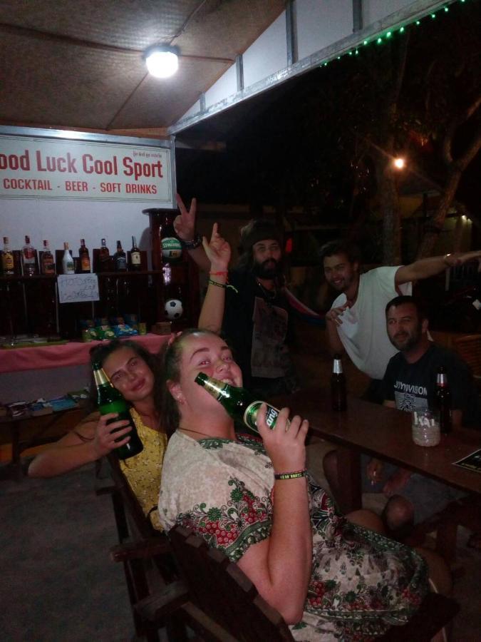 Chill Chill Long Beach Hostel Ko Lanta Buitenkant foto